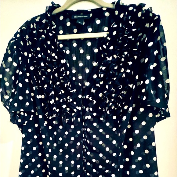 5/$30 Black and white polka dot Inc . Double mesh with buttons and ruffles. - Picture 1 of 6